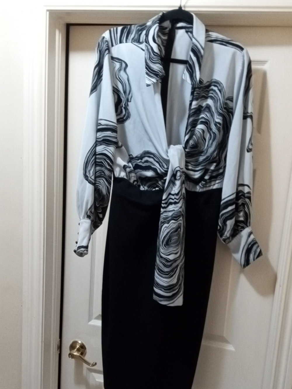 Fashion Nova Black & White Tie-Front Pencil Dress